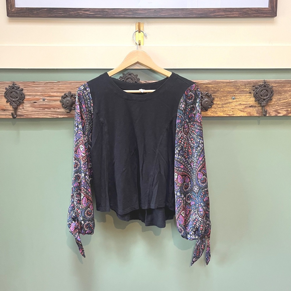 Anthropologie Akemi + Kin Black Paisley Mixed Media Tie Cuff Top Small
